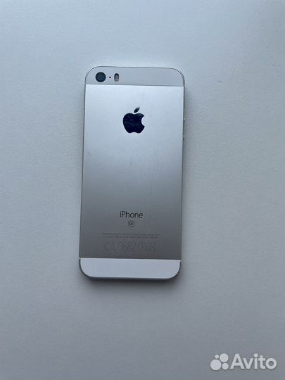 Телефон iPhone se 2016