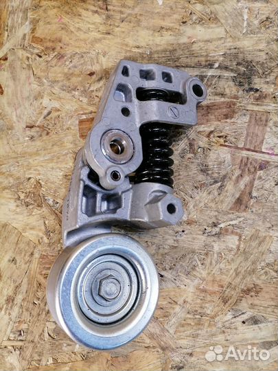 Натяжитель Lexus Gs200T