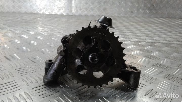 Насос масляный для Volkswagen Golf 4 06A115105