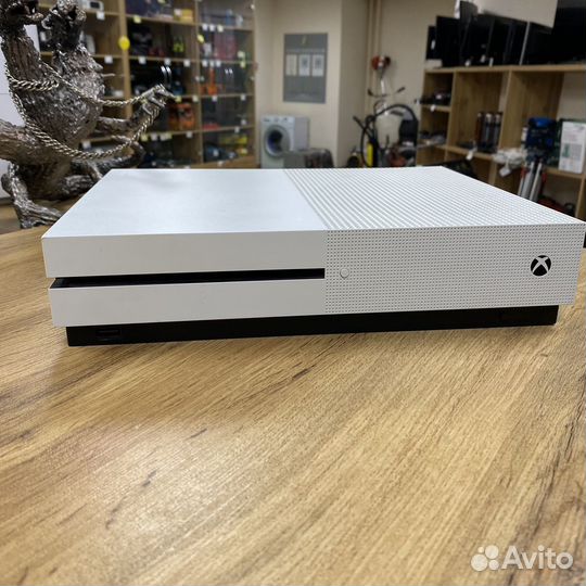 Игровая приставка Microsoft Xbox ONE S 1Tb