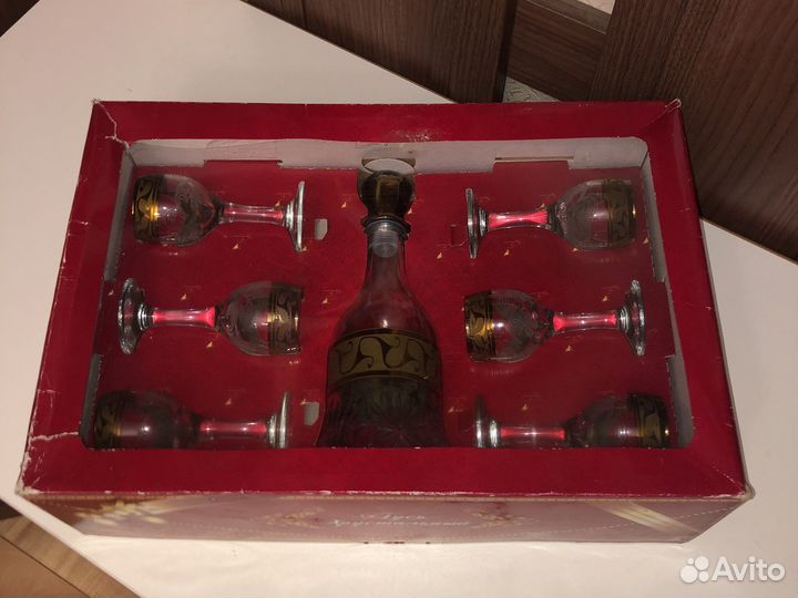 Набор из графина и рюмок