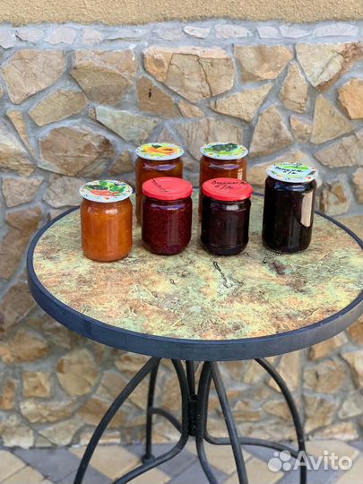 Домашнее варенье абрикосы,малина, кизил