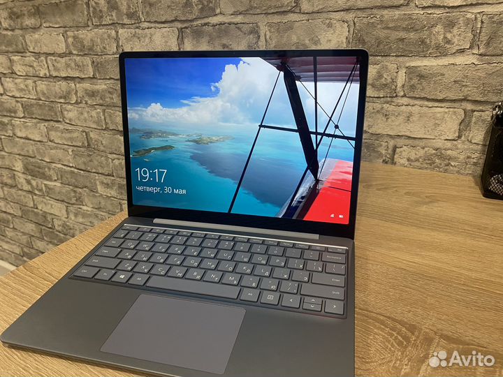 Microsoft Surface Laptop GO 8/256GB