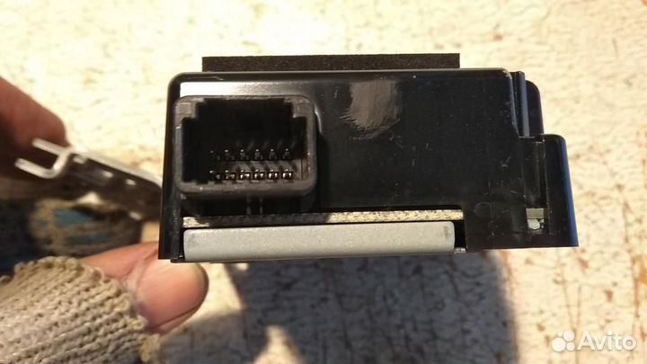 Блок электронный Toyota Land Cruiser (150) -Prado