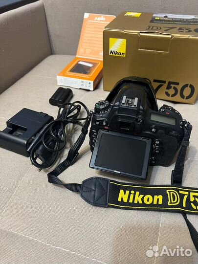 Зеркальный фотоаппарат Nikon D750 и объектив Nikko