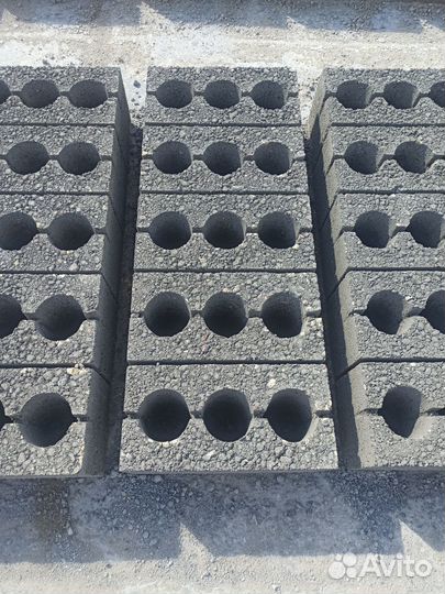 Блок строительный стеновой