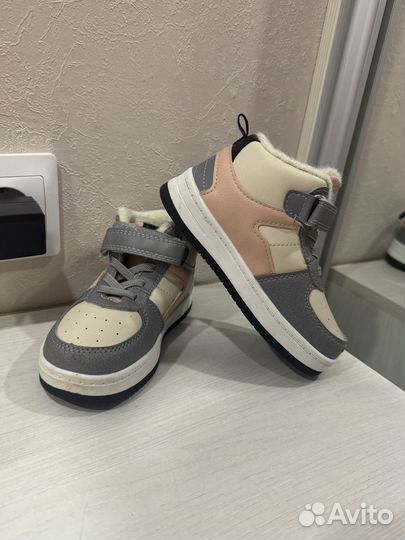 Ботинки демисезонные доя девочки 26