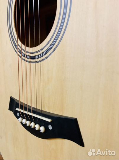 Акустическая гитара