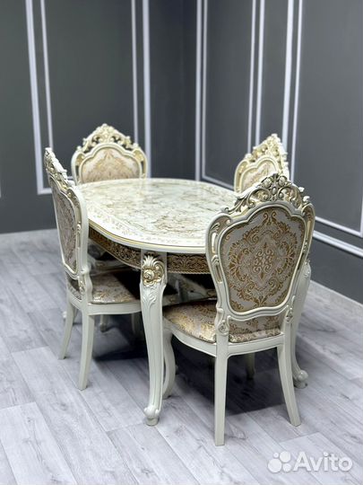 Стул / В наличии стулья