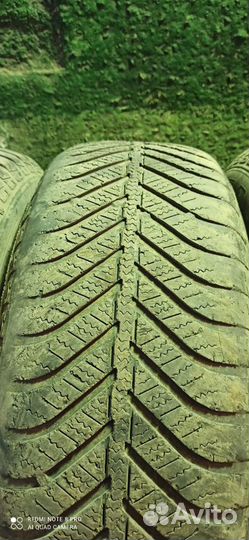 Goodyear Vector 4Seasons 195/65 R15 91H