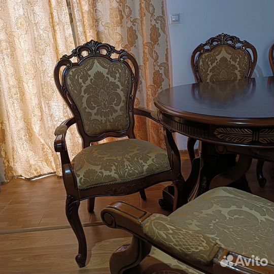 Столы и стулья из массива дерева бу