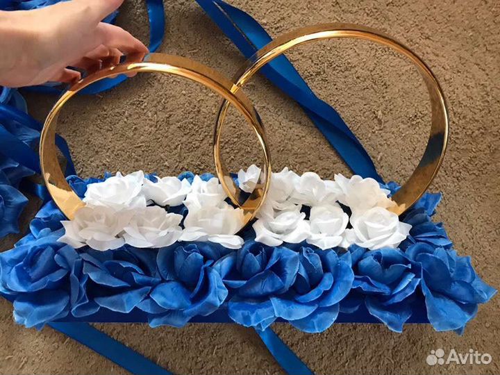 Свадебное украшение на машину