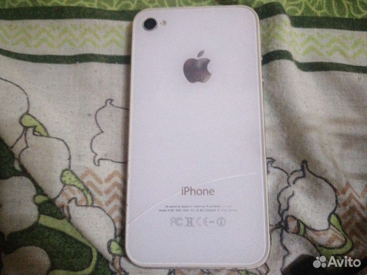 Телефон iPhone 4s
