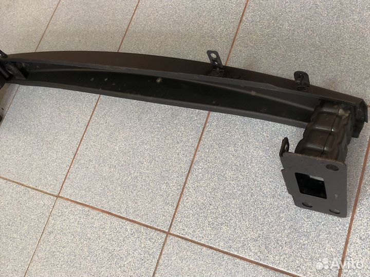 Усилитель переднего бампера Skoda Fabia 2010-15