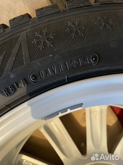 Dunlop SP Winter Ice 02 215/55 R17