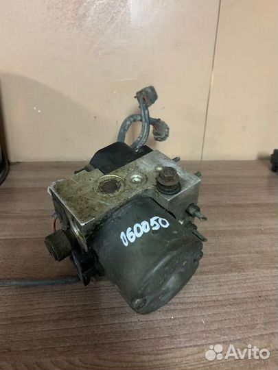 Блок ABS (насос) nissan maxima (A32)