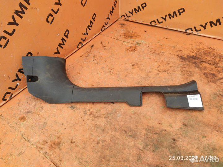 Накладка на порог передняя правая Toyota Wish