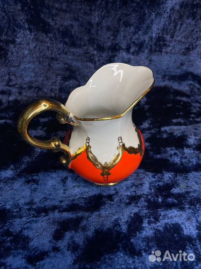 Молочник фарфоровый