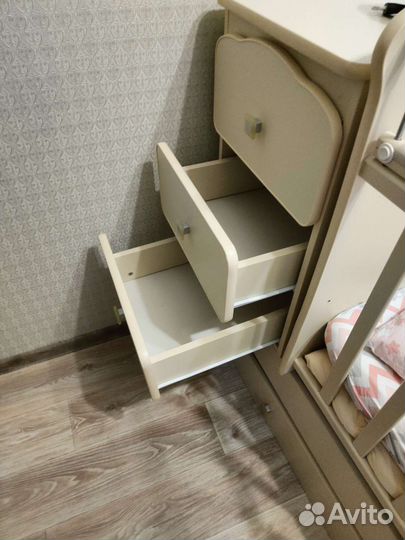 Детская кровать с маятником и комодом трансформер