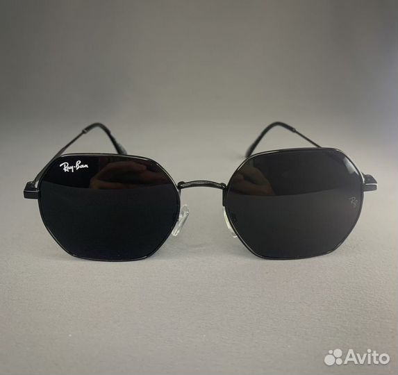 Солнцезащитные очки Ray Ban