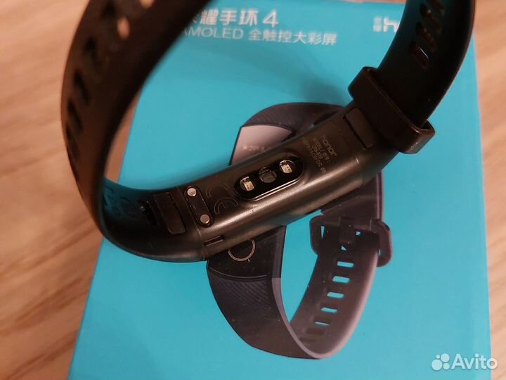 Фитнес браслет Honor band 4