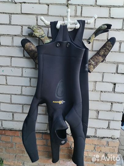 Гидрокостюм