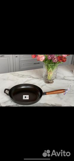Чугунная сковорода 28 см, производство Франция