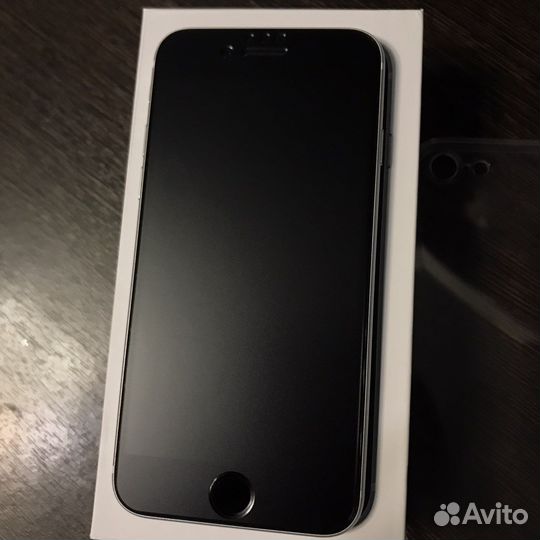 iPhone SE, 128 ГБ