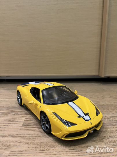 Машина на пульте управления Ferrari