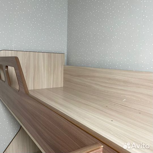 Кровать с компьютерным столом