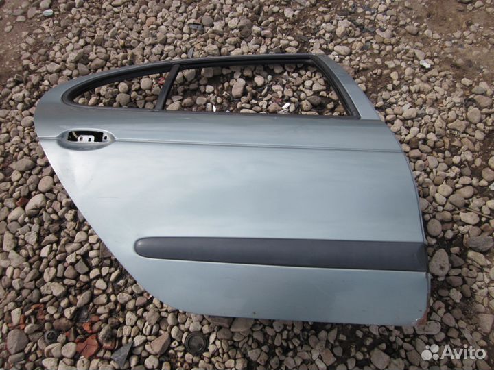 Дверь задняя правая Рено Меган 1
