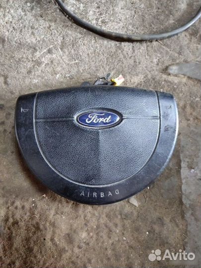 Подушка безопасности в руль Ford Fusion