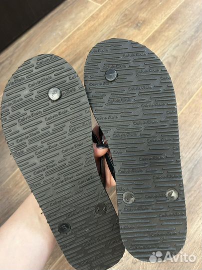 Женские тапки calvin klein