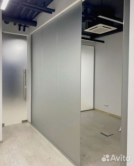 Стеклянные межкомнатные перегородки