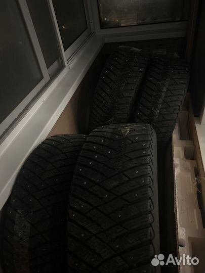 Goodyear UltraGrip Ice 205/50 R17 93T