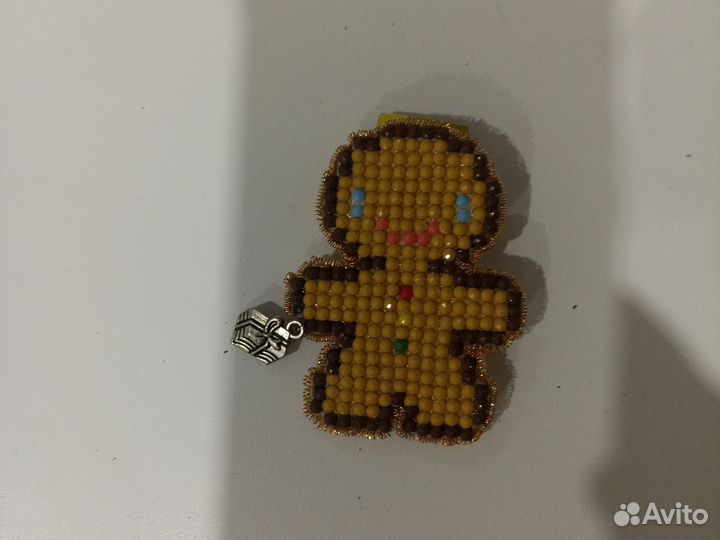 Брошка биченька