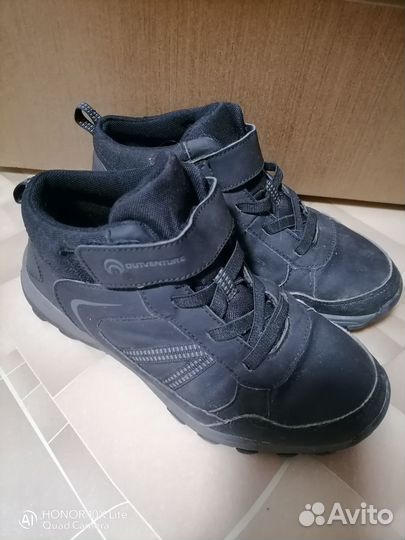 Продам детскую обувь