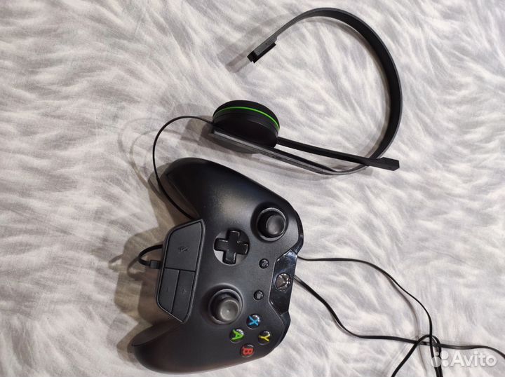 Геймпад xbox one с гарнитурой