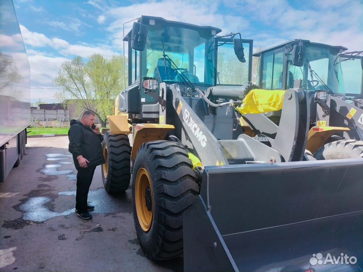 Фронтальный погрузчик XCMG XC938, 2024