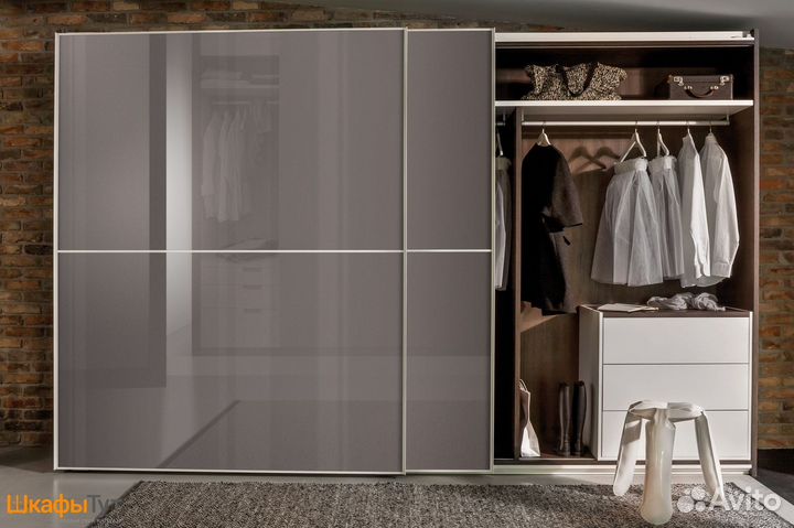 Дверный шкаф