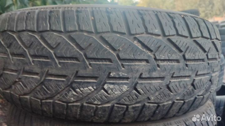 Tigar Winter 215/60 R16