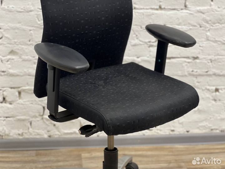 Компьютерное кресло