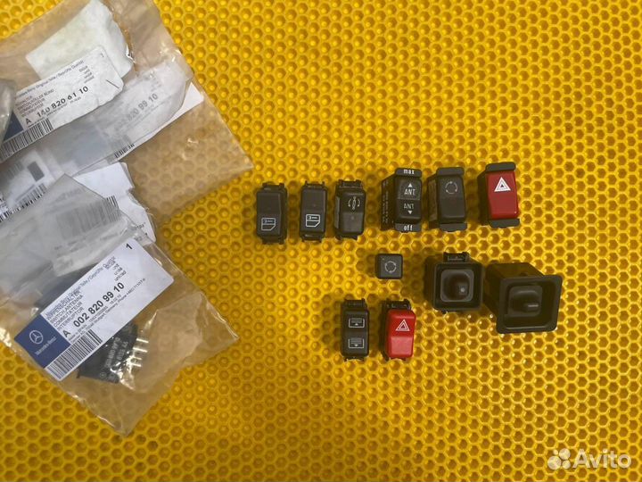 Кнопки новые оригинал Мерседес в упаковке