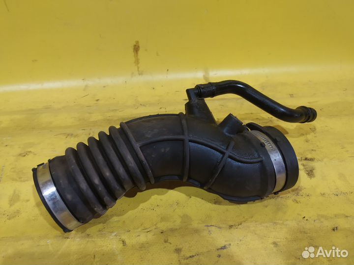 Патрубок воздушного фильтра Renault Fluence 2010