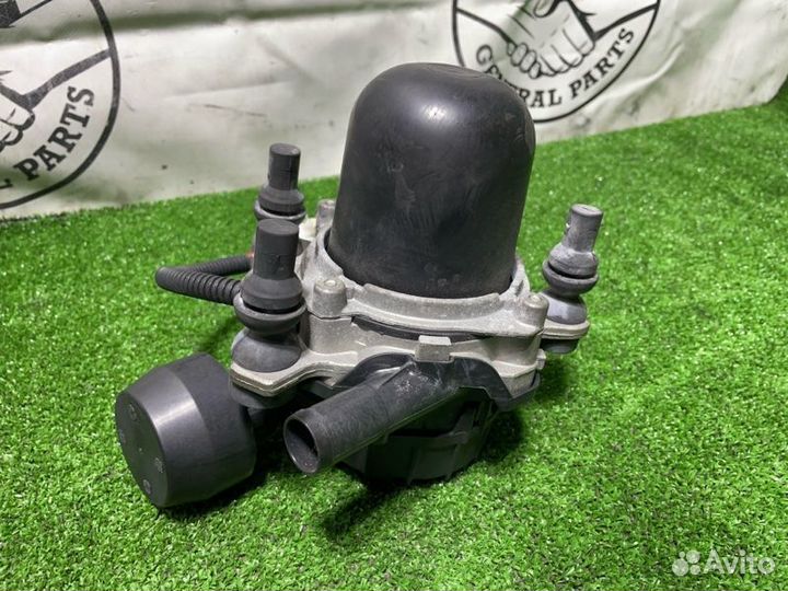 Насос продувки катализатора Toyota Land Cruiser