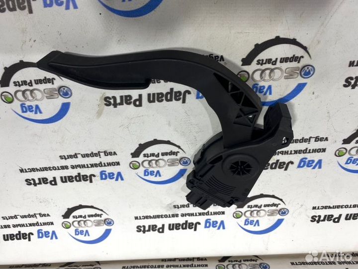 Педаль газа Audi A5 T8 cala 2008