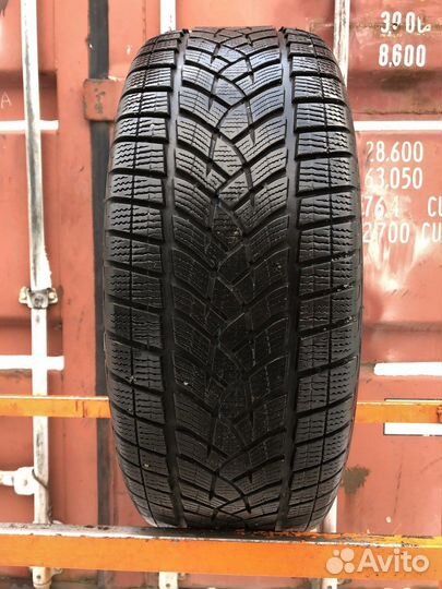 Goodyear UltraGrip Performance Gen-1 235/55 R17