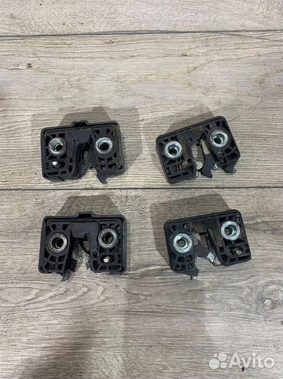 Фиксатор замка ваз-VAZ 21093