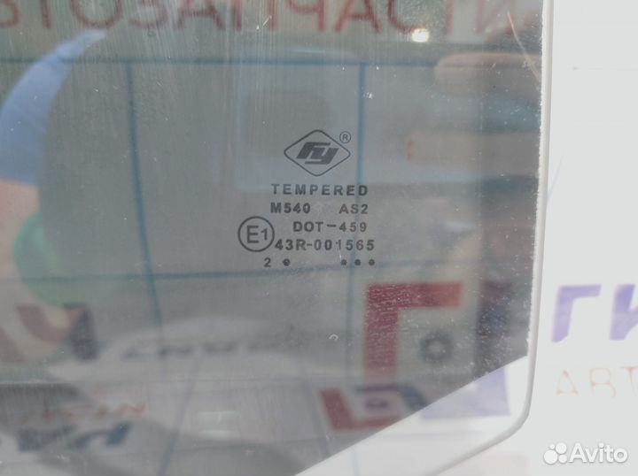 Стекло двери задней правой Land Rover Freelander I