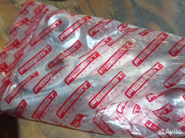 Болты эксцентриковые